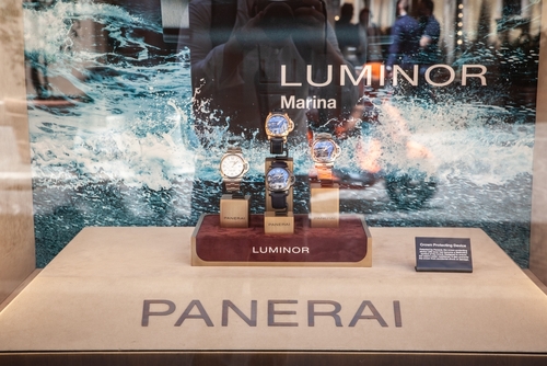 plusieurs montres de la marque panerai